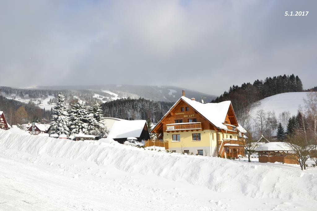 滑雪缆车公寓 捷克布杰约维采 外观 照片